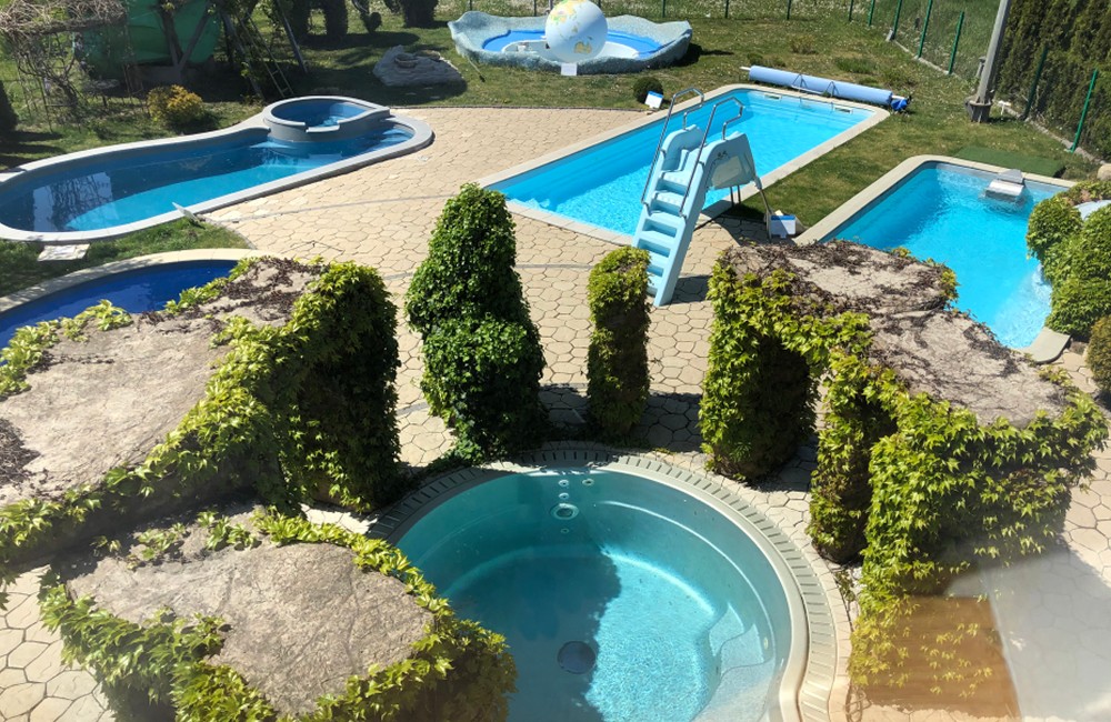 Открыли 2 бренд-офиса с действующими бассейнами в Краснодаре Открыли 2 бренд-офиса с действующими бассейнами в Краснодаре